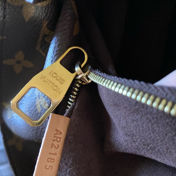 Louis Vuitton Monogram Metis Hobo Bag - Picture 9 of 16